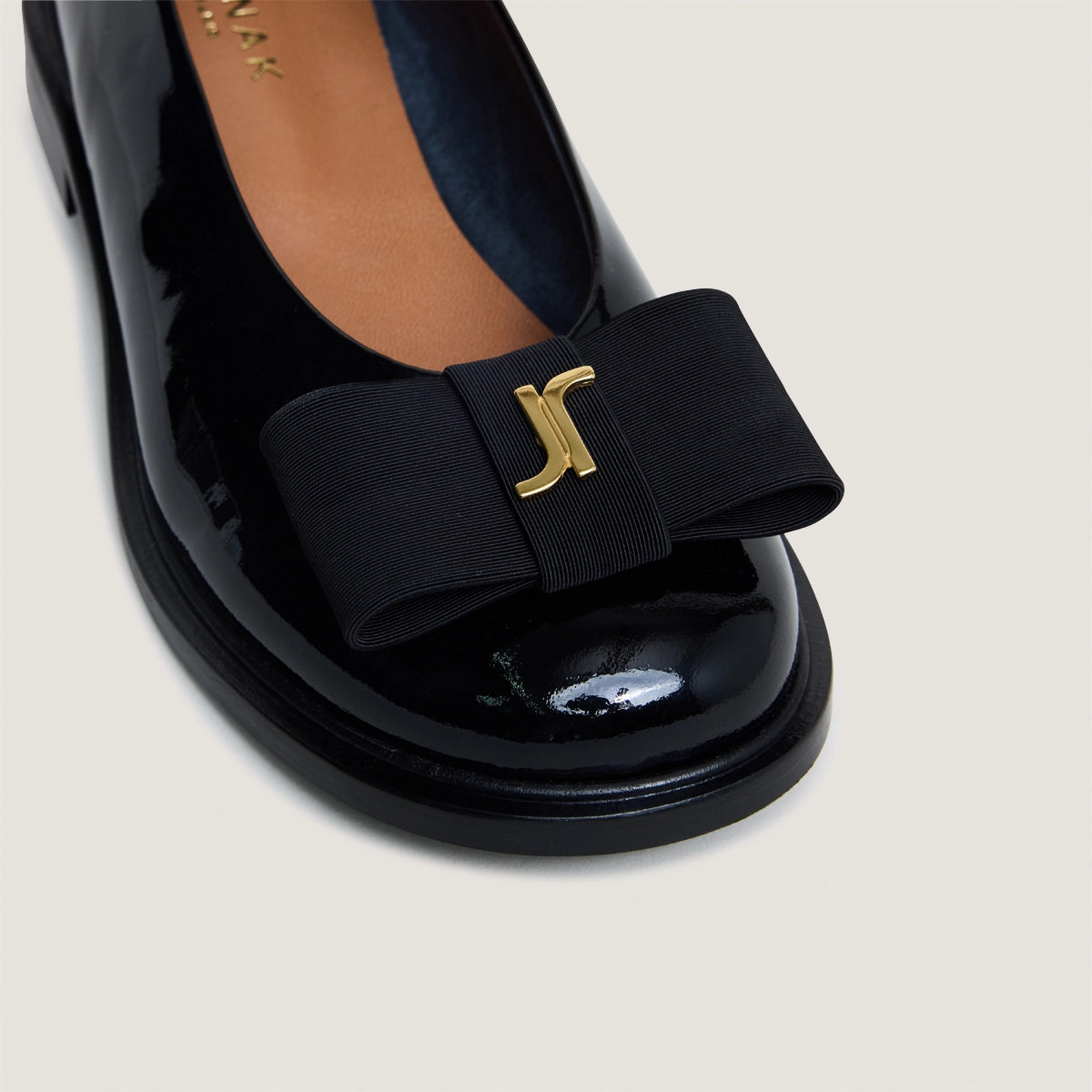 JONAK-DELOISE VERNIS-NOIR_05.jpg