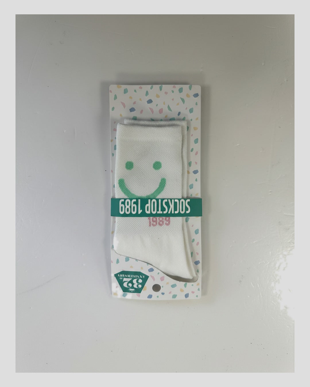 PLAYFUL SOCKS-439 SMILE POINT 1989-WHITE_01.jpg
