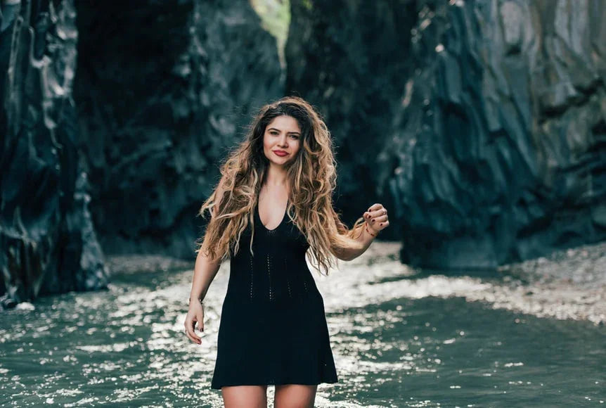 4 rules to choose the perfect little black dress for special occasions by rue Madame HK