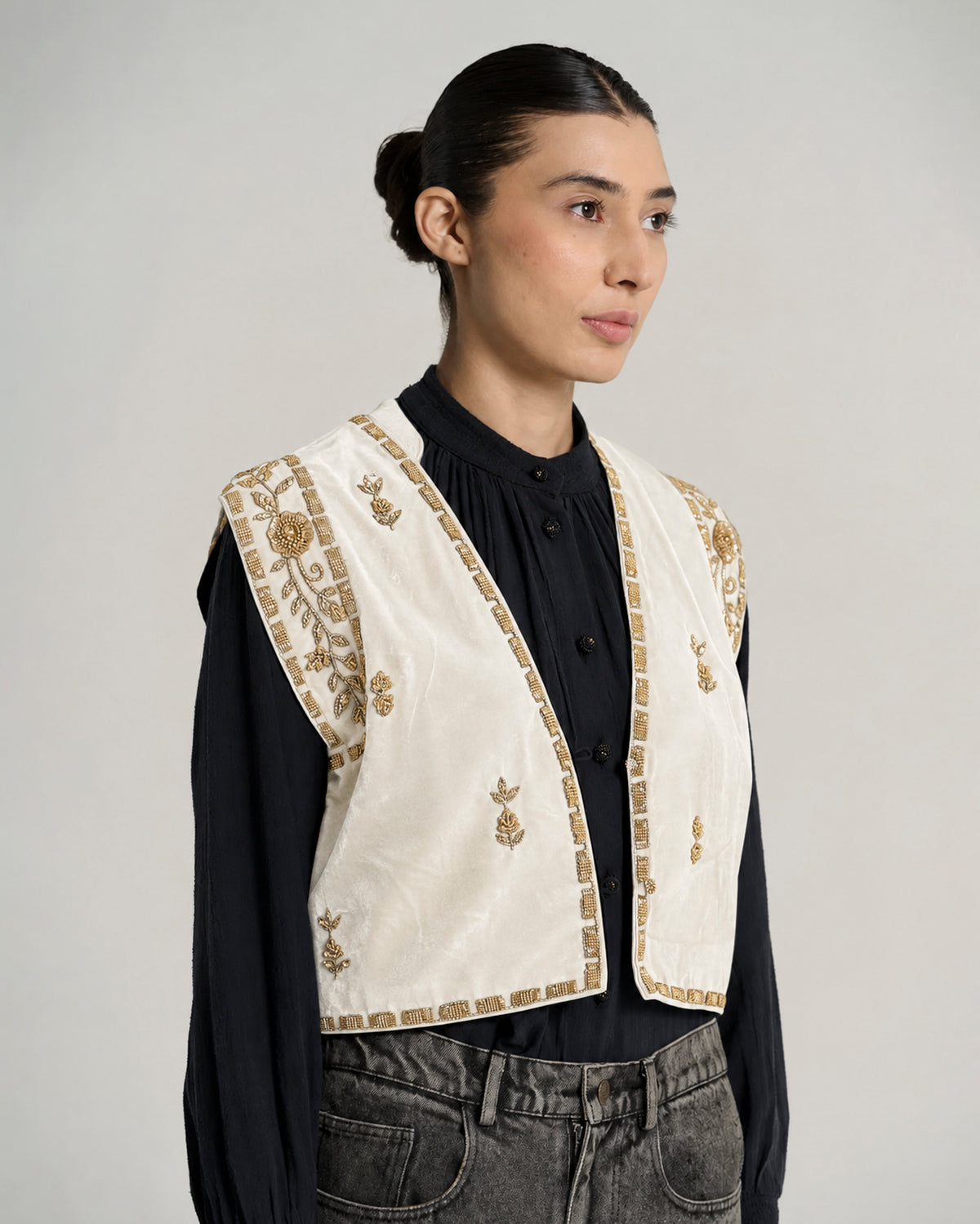 COLOUR-CHANGE-recolour-ONLY-the-garment-named-in-20260928-1710 copy.JPG