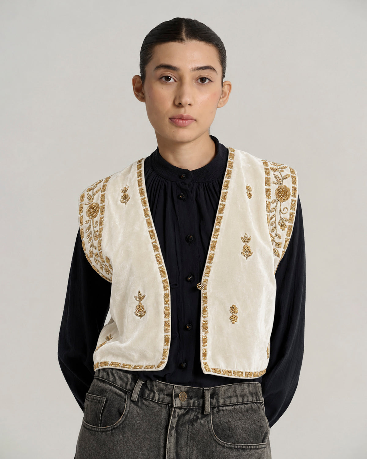 COLOUR-CHANGE-recolour-ONLY-the-garment-named-in-20260928-1715 copy.JPG