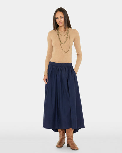 COLOUR-CHANGE-recolour-ONLY-the-garment-named-in-20260928-1757 copy.JPG