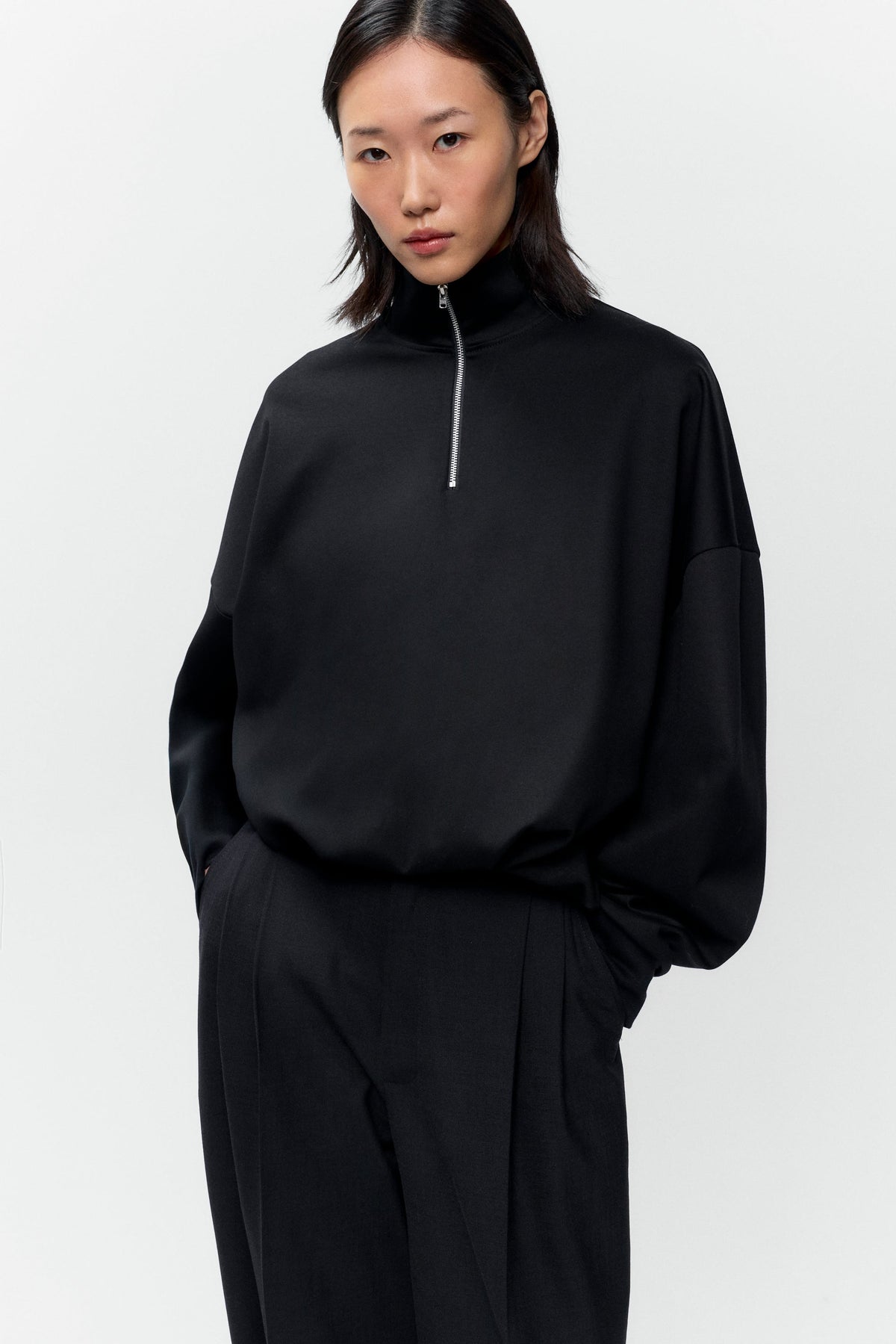 CORDERA-745 BALLOON QTR ZIP-BLACK_02.jpg