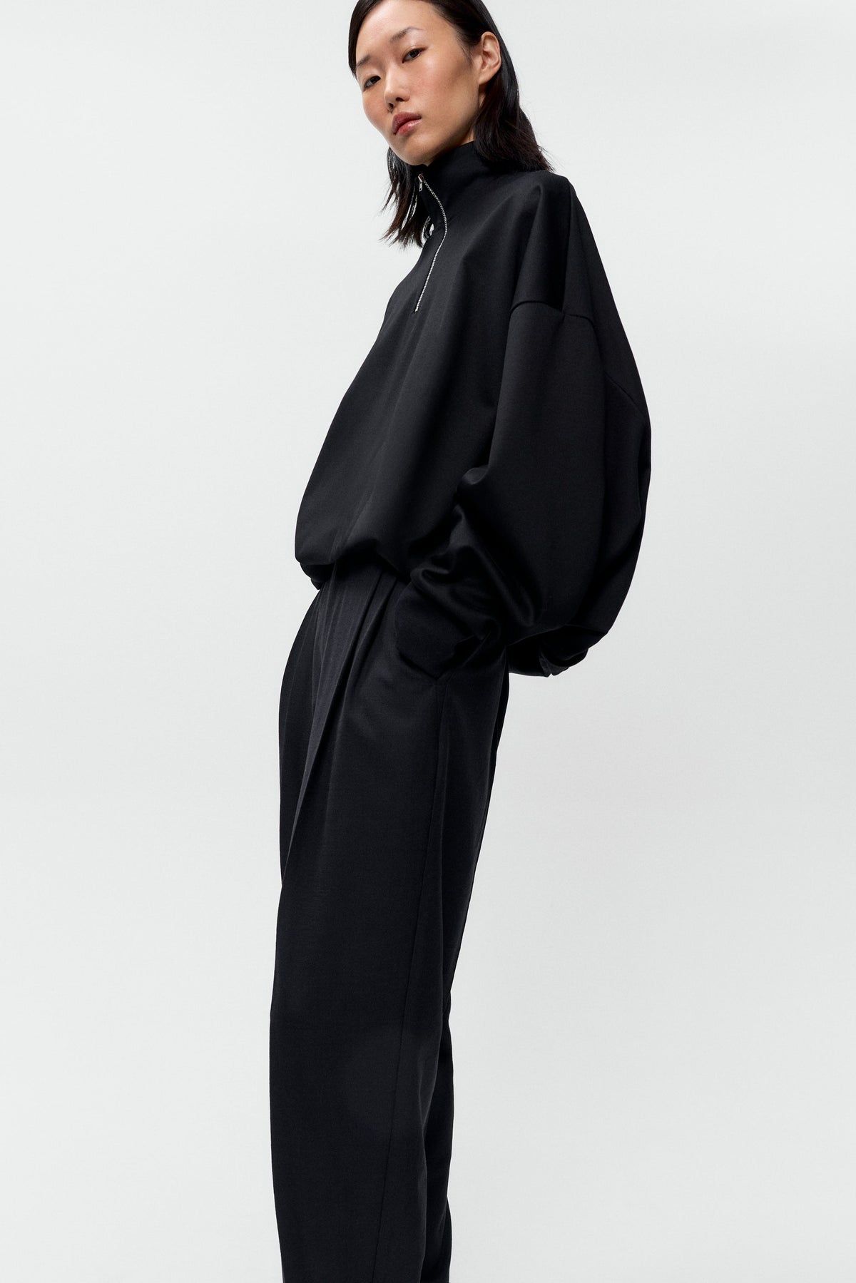 CORDERA-745 BALLOON QTR ZIP-BLACK_03.jpg