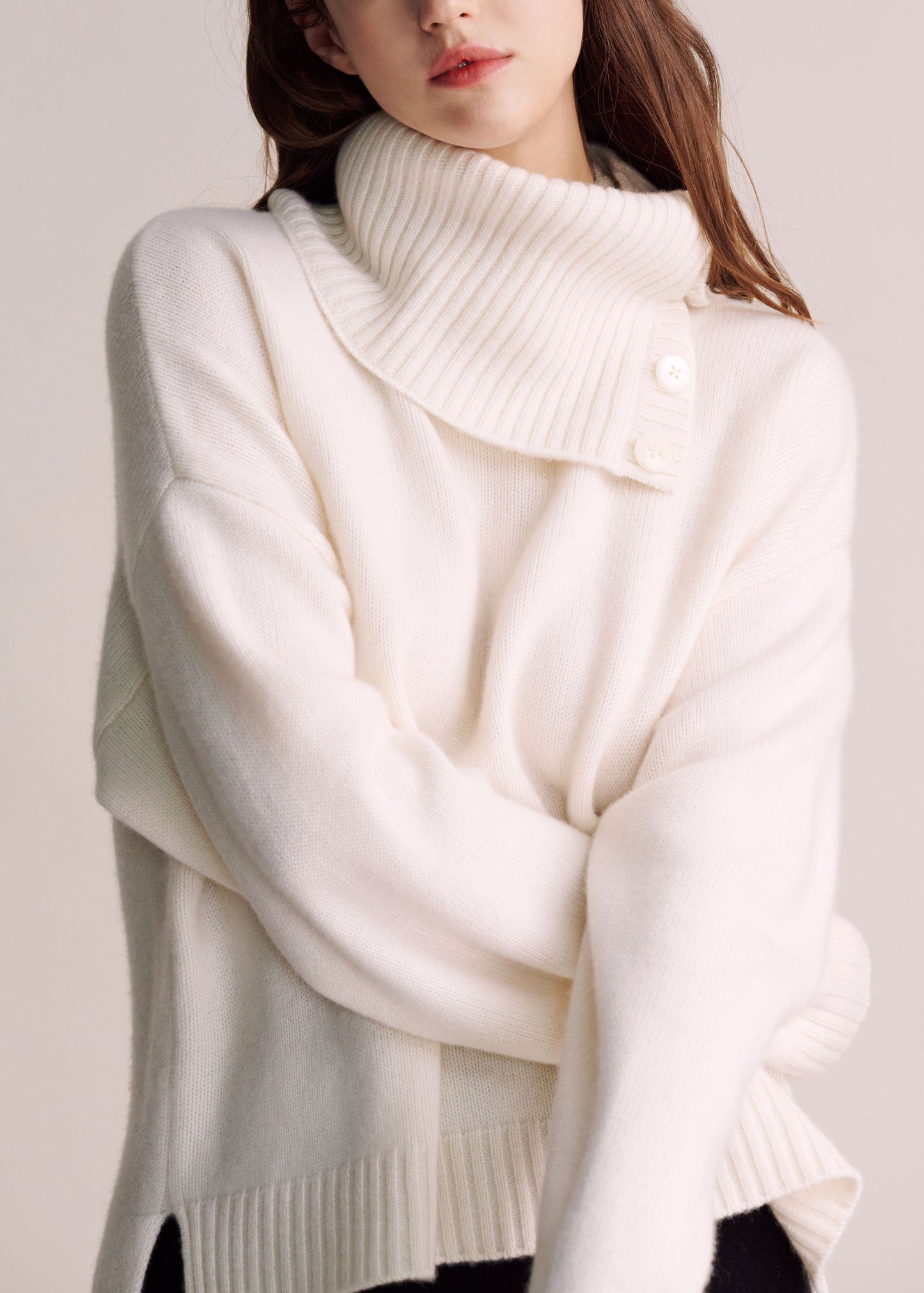 DCV CASHMERE-699 FLORIE CREW NECK-CREAM_03.jpg