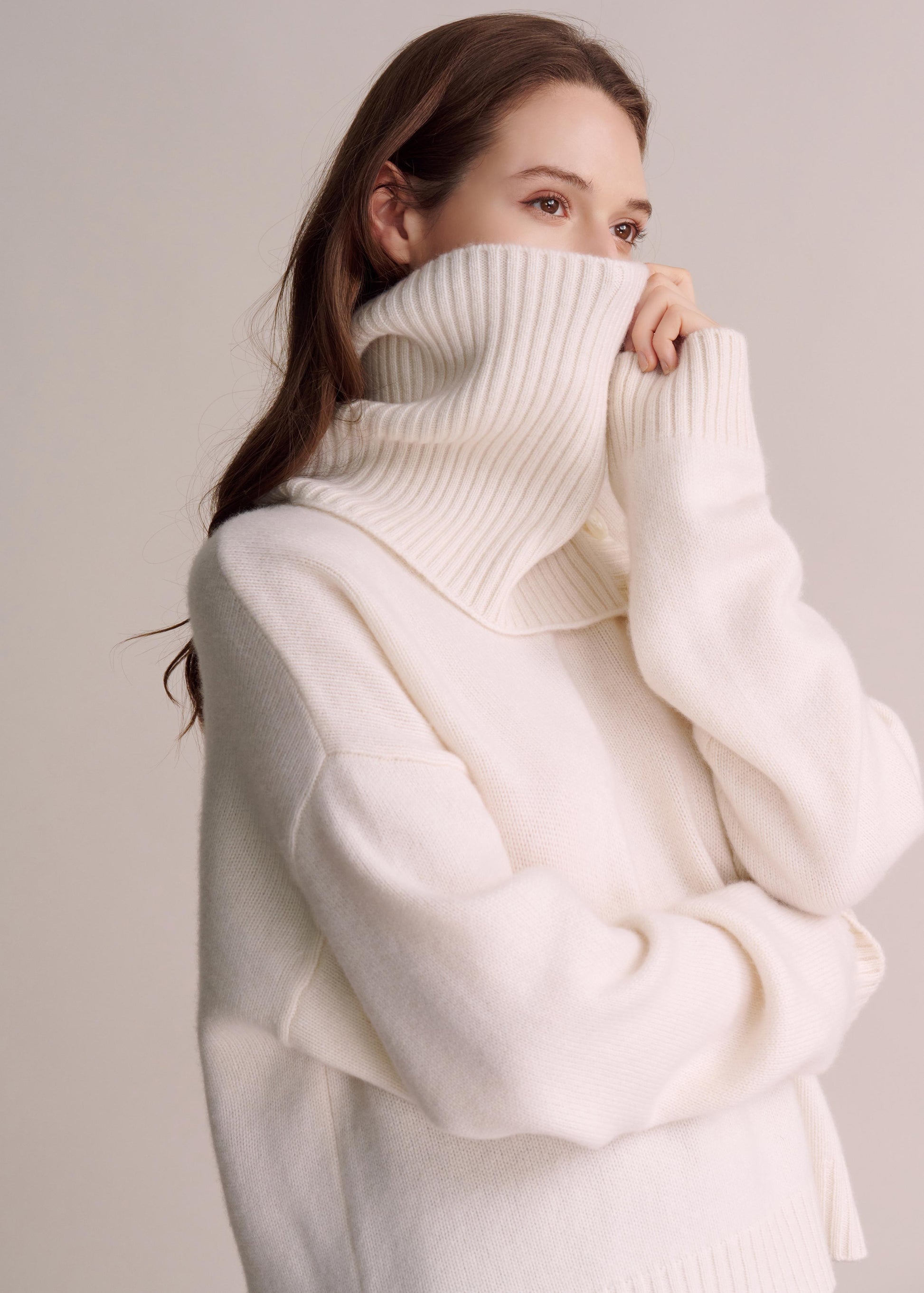 DCV CASHMERE-699 FLORIE CREW NECK-CREAM_04.jpg