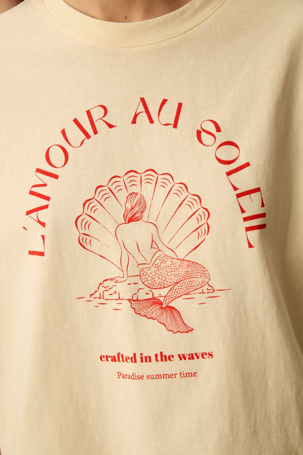 DES PETITS HAUTS | Yacob T-Shirt - Beige Mermaid Print Shell