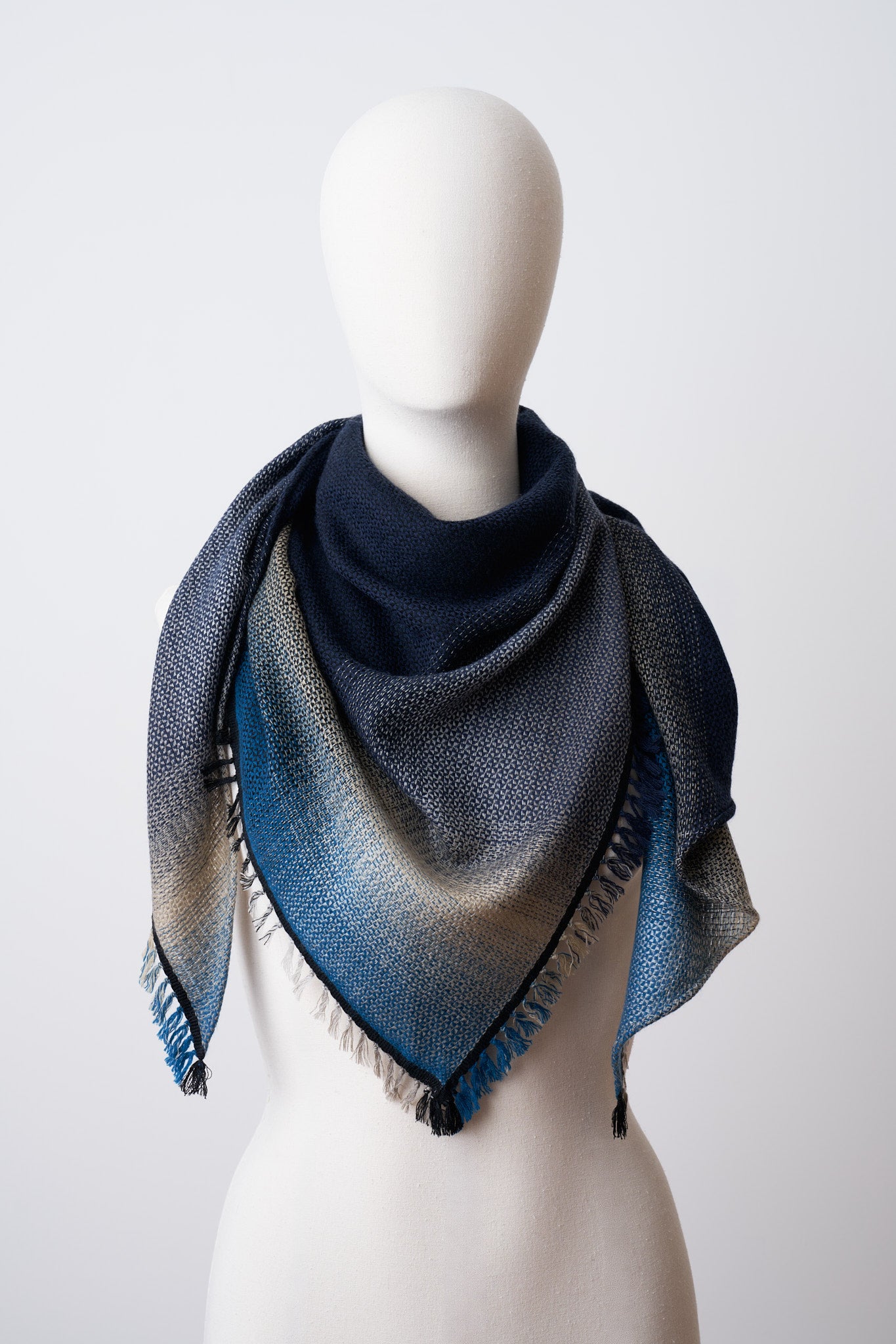 DOUCE GLOIRE-735 JADE-LAPIS_01.jpg