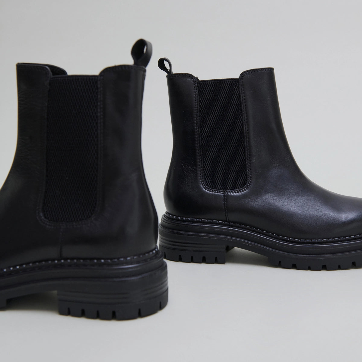 JONAK-ADALARD CUIR-NOIR_05.jpg