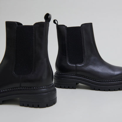 JONAK-ADALARD CUIR-NOIR_05.jpg