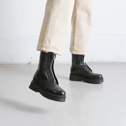 JONAK-ALBERT CUIR-NOIR_03.jpg