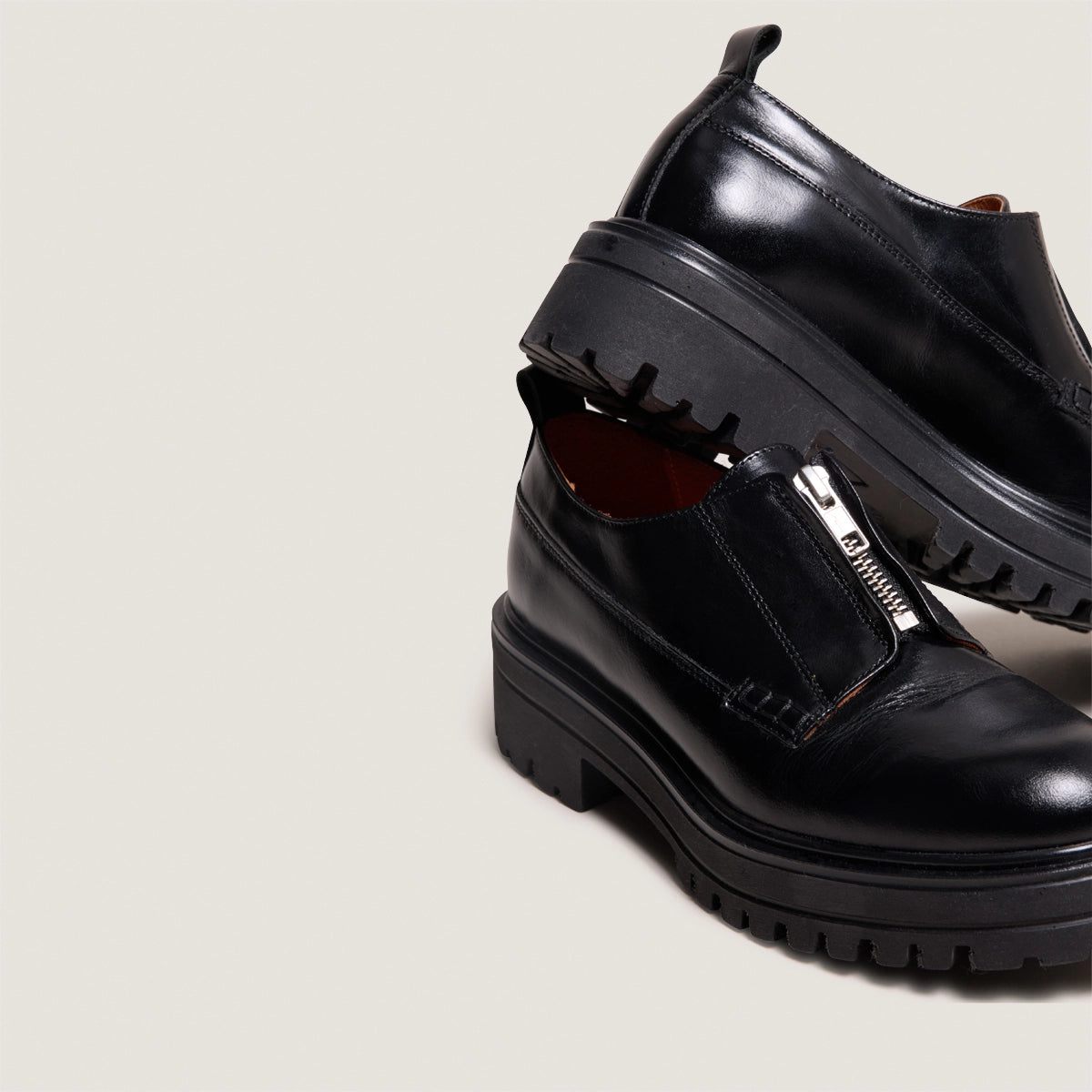 JONAK-ANTALYA CUIR-NOIR_03.jpg