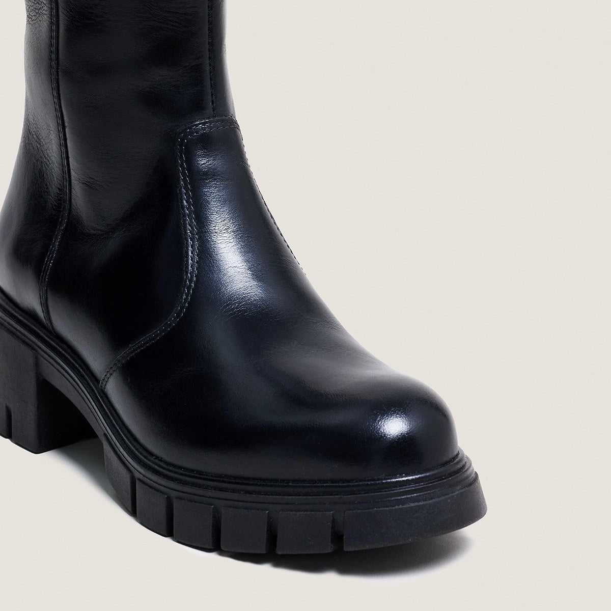 JONAK-ANTONIN CUIR-NOIR_03.jpg