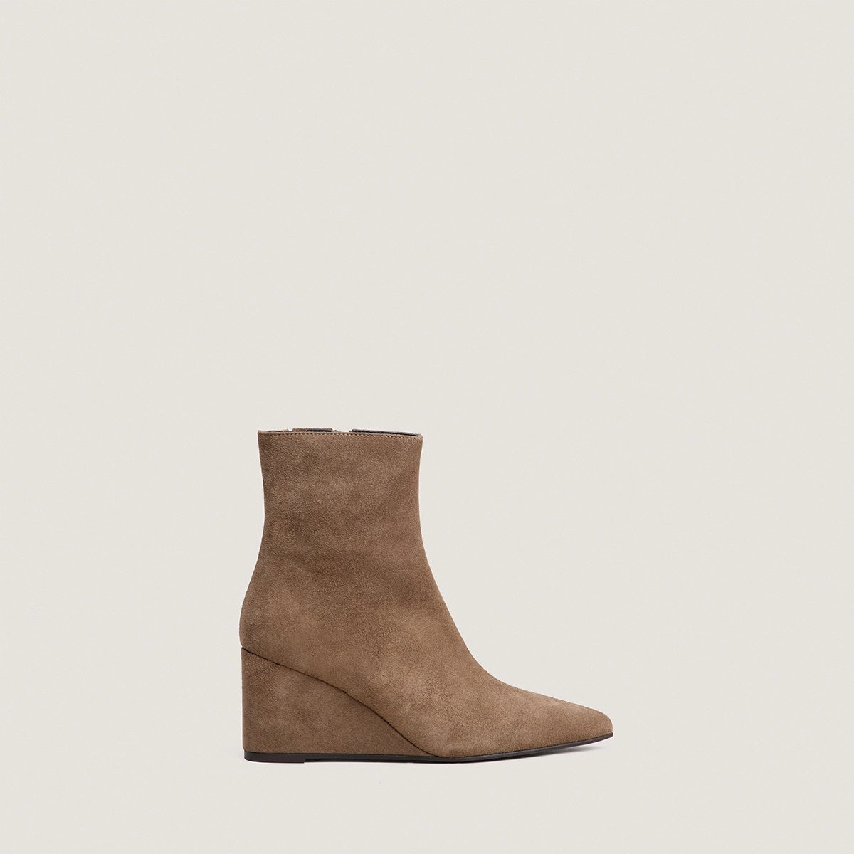JONAK-DELIANE CROUTE-TAUPE_01.jpg