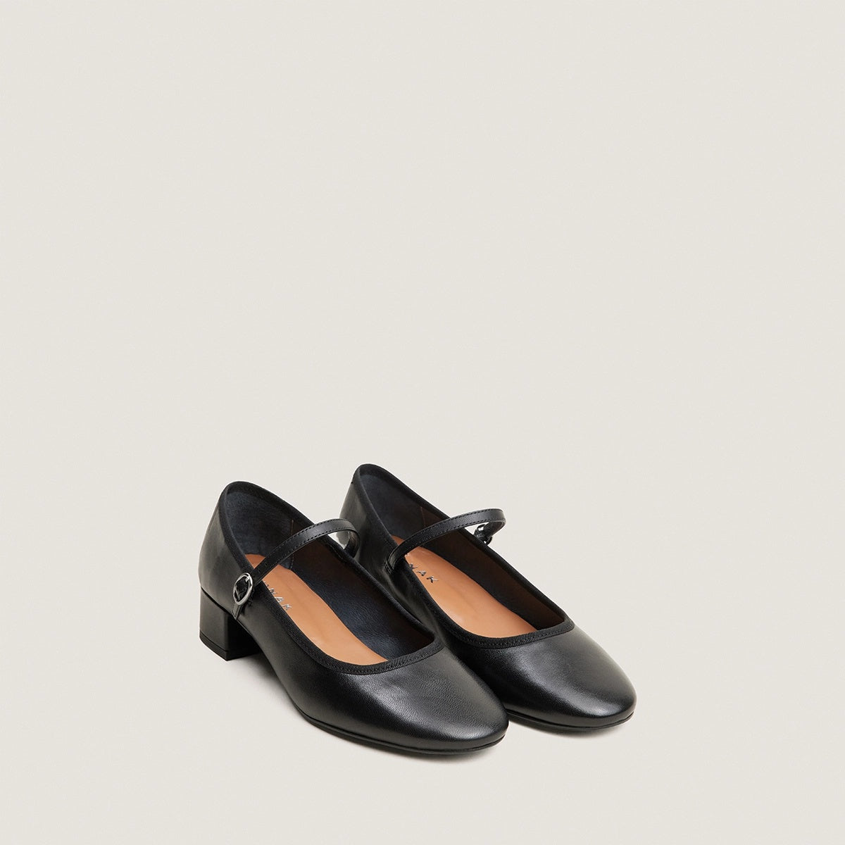 JONAK-DOURO CUIR-NOIR_02.jpg