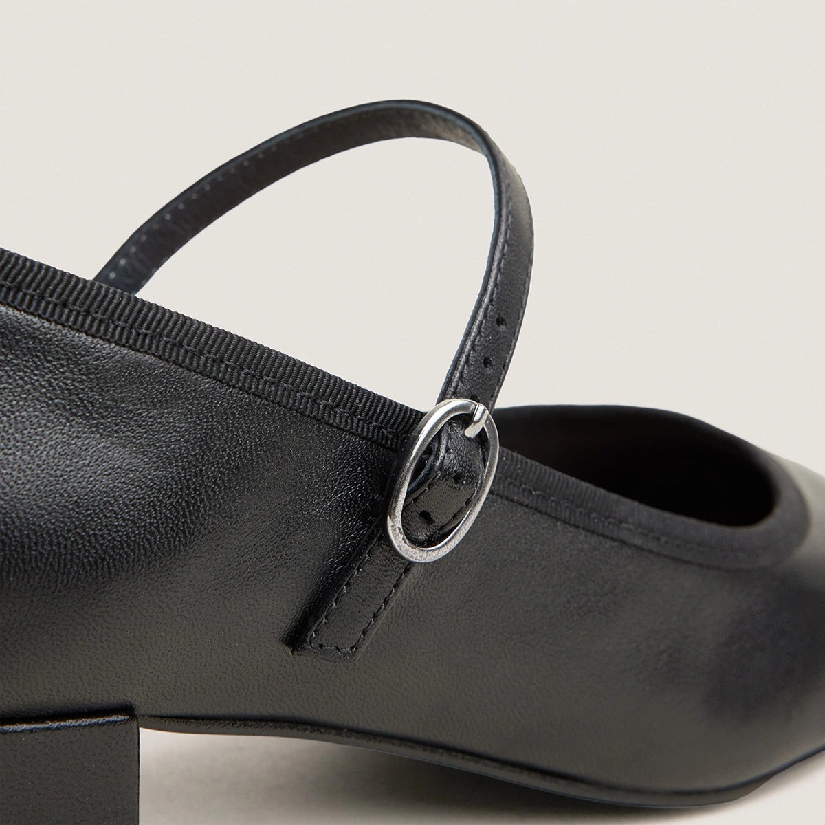 JONAK-DOURO CUIR-NOIR_03.jpg