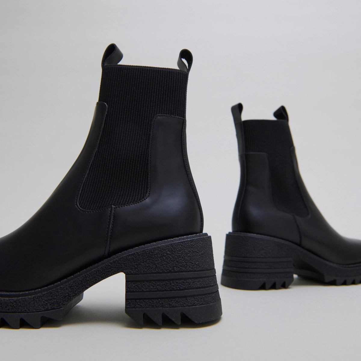 JONAK-DOVE CUIR GLACE-NOIR_05.jpg