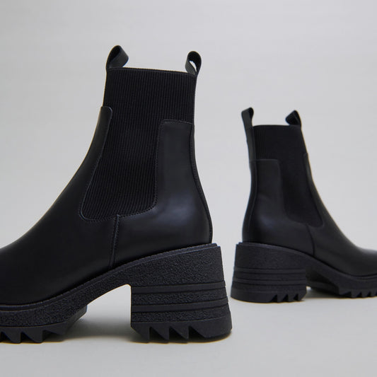 JONAK-DOVE CUIR GLACE-NOIR_05.jpg