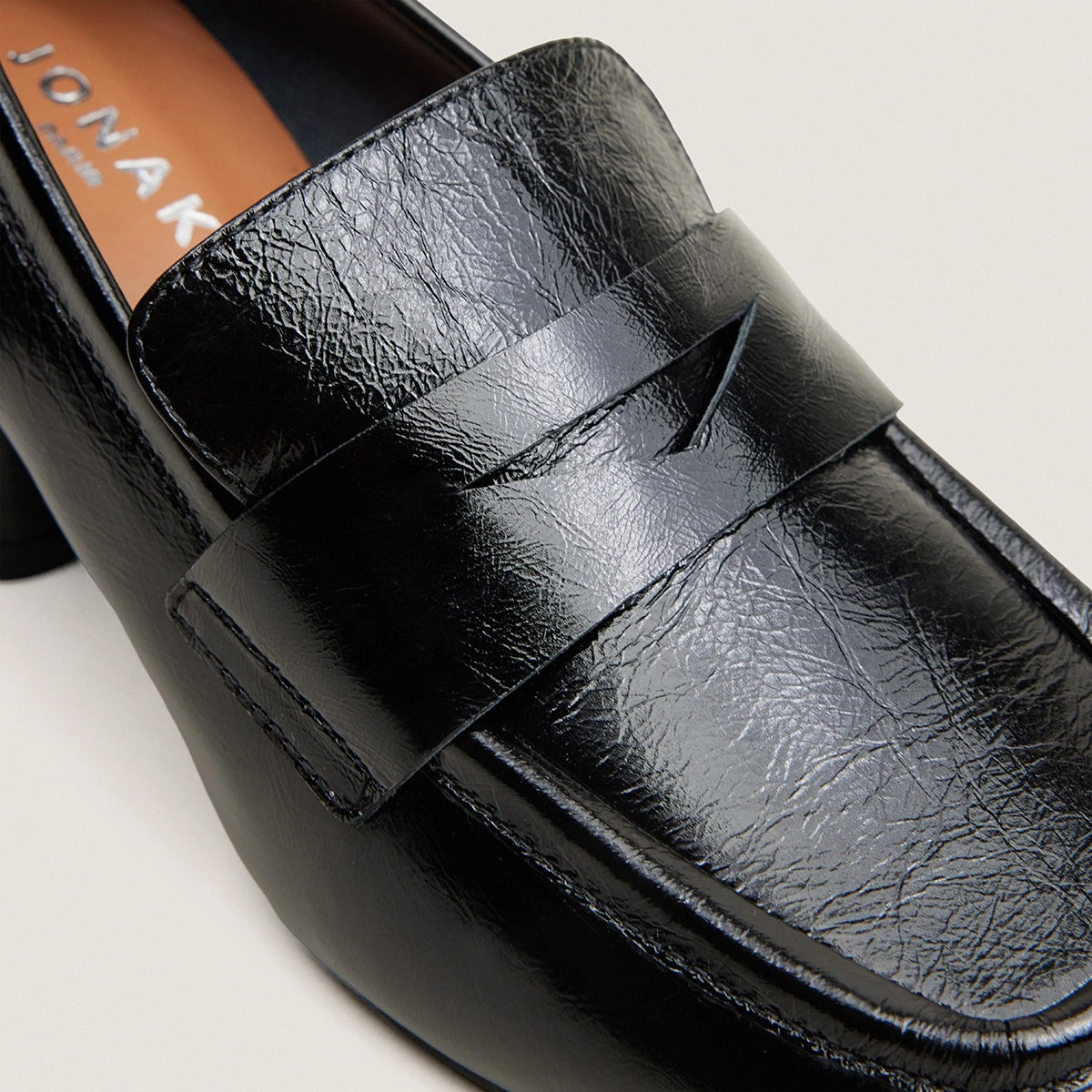 JONAK-DUCHE CUIR BRILLANT-NOIR_03.jpg