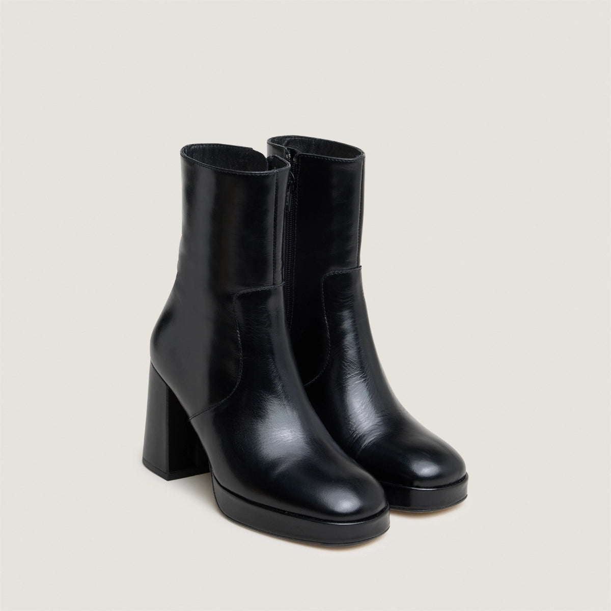 JONAK-VESNA CUIR-NOIR_02.jpg