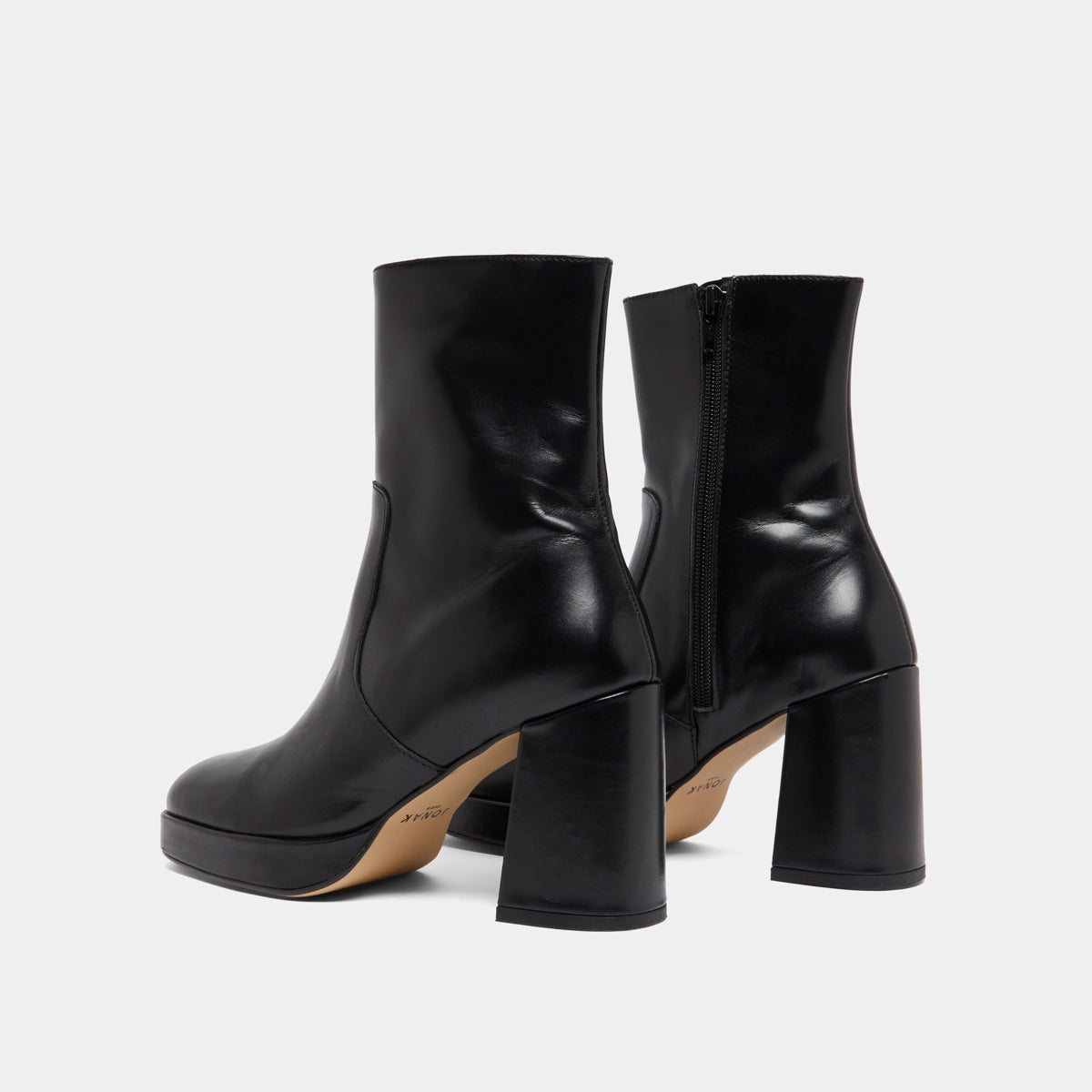 JONAK-VESNA CUIR-NOIR_06.jpg