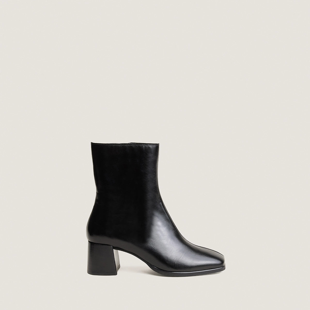 JONAK-VIPO CUIR_CROUTE-NOIR_NOIR_01.jpg
