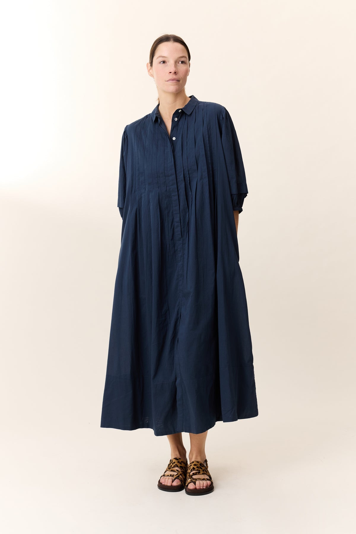 LEON HARPER-113 ROCA TC160 PLEAT-BLACK IRIS_02