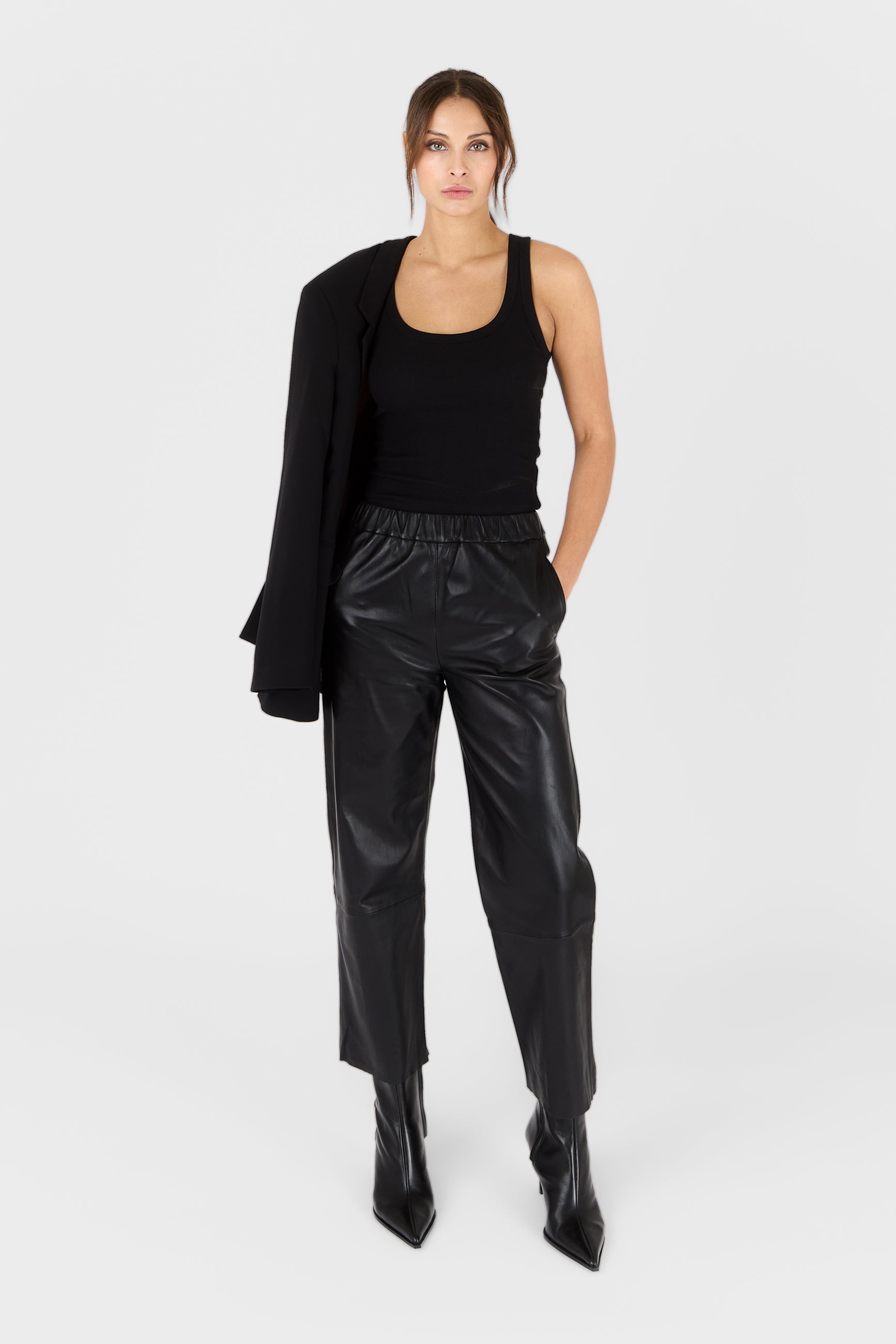PARIENTE-740 SARAH PANT LAMB-BLACK_02.jpg