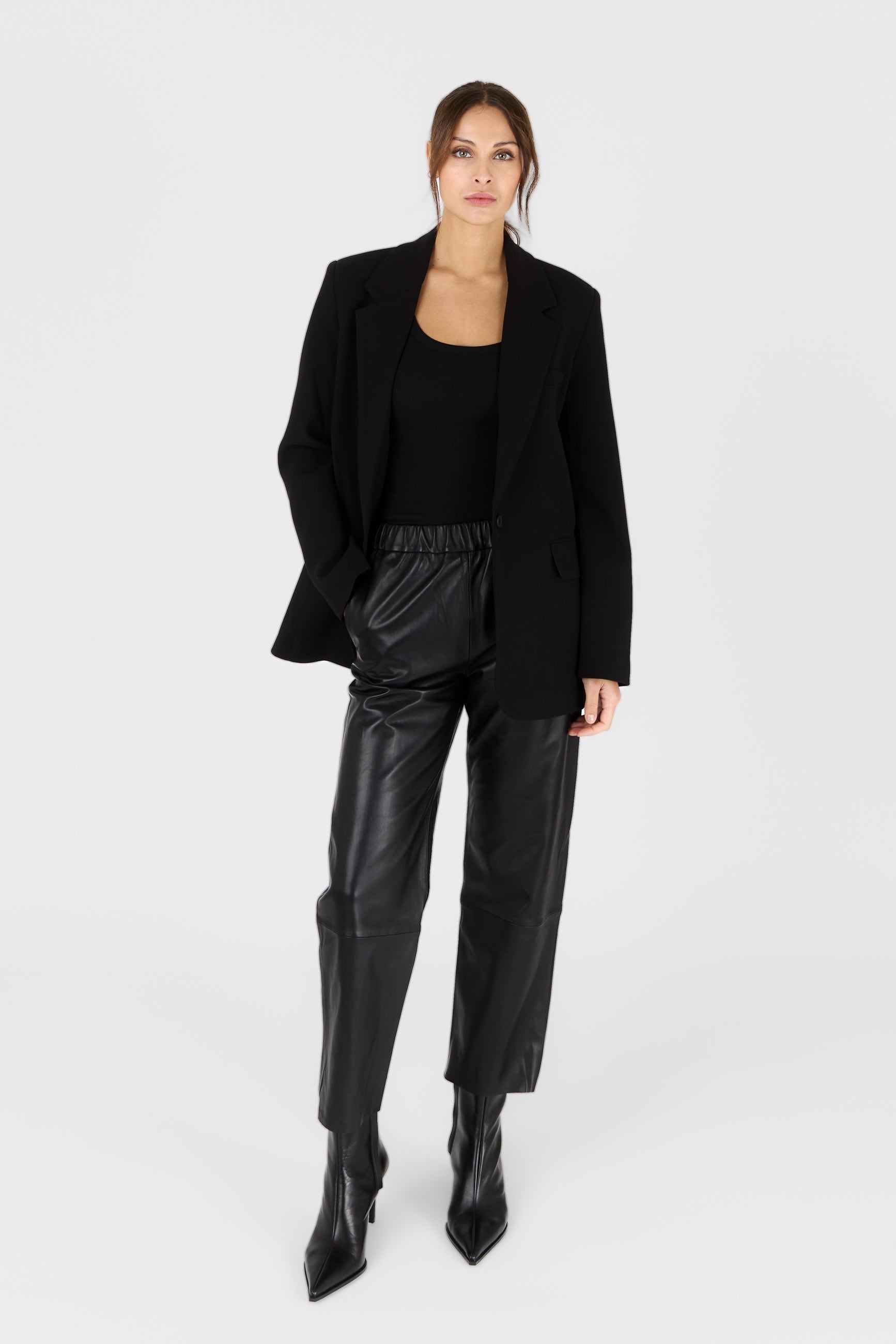PARIENTE-740 SARAH PANT LAMB-BLACK_03.jpg