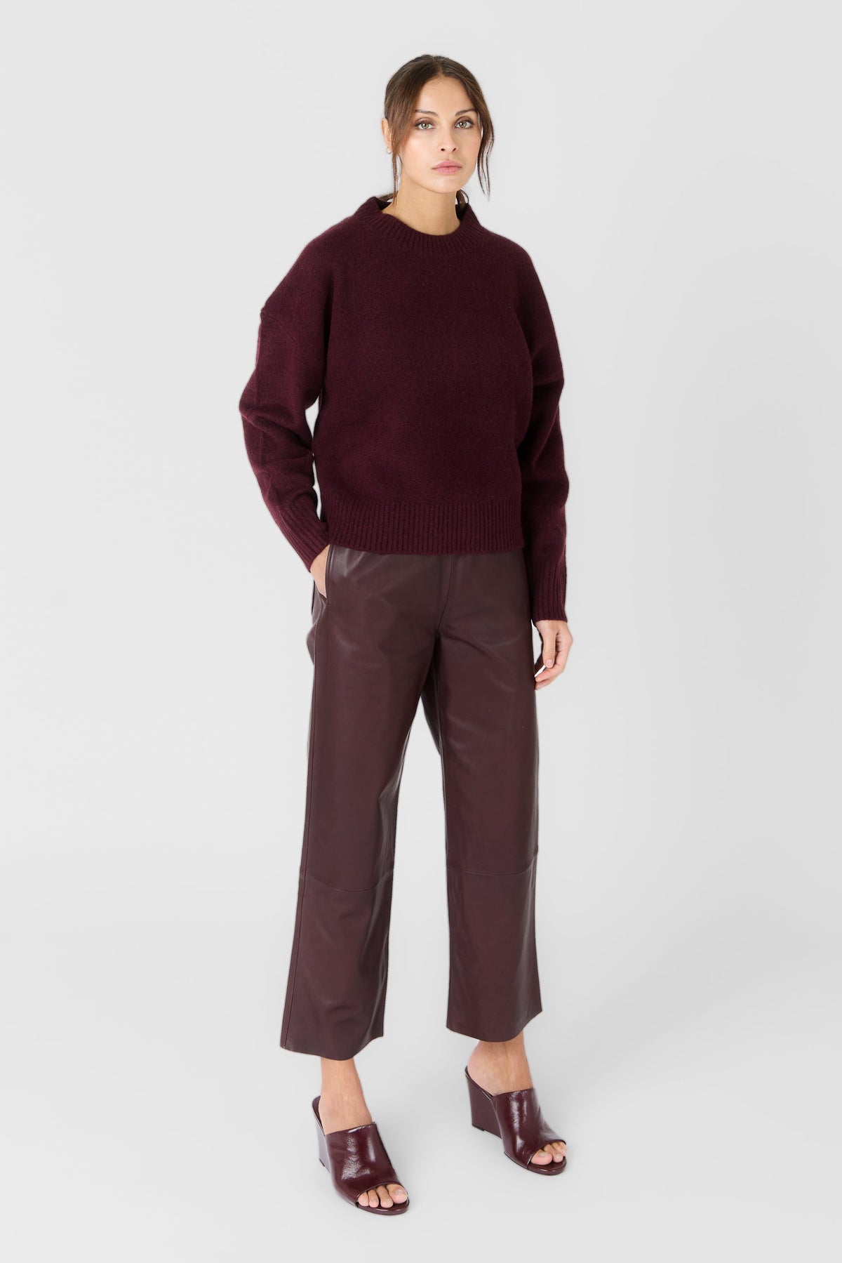 PARIENTE-740 SARAH PANT LAMB-DARK WINE_03.jpg