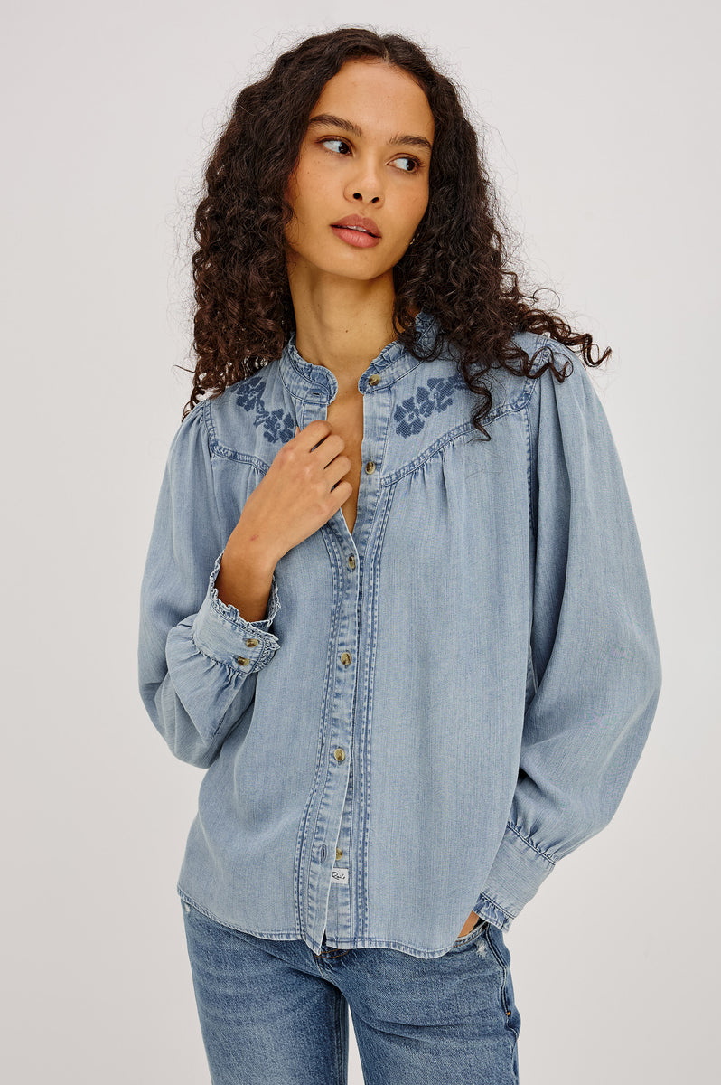 RAILS-430 ALANNA 7013-MEDIUM CLOUD WASH_01.jpg