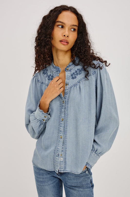 RAILS-430 ALANNA 7013-MEDIUM CLOUD WASH_01.jpg