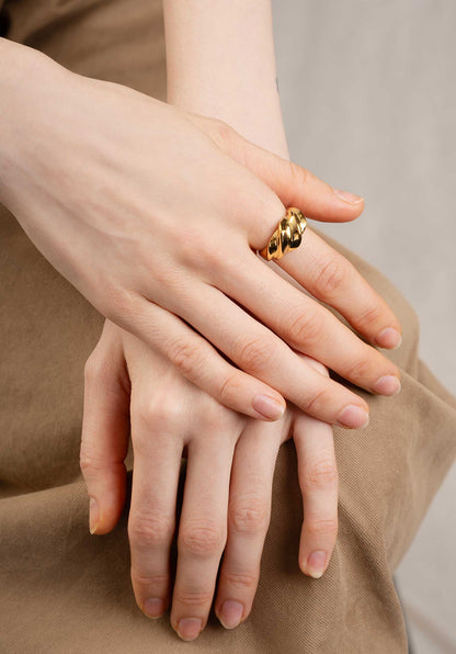 LES CLEIAS | Tressia Ring - Gold