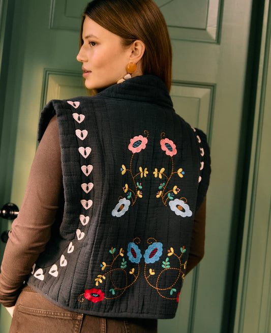 SISSEL EDELBO-588 SAMIRA VEST-ALMOST BLACK_01.jpg