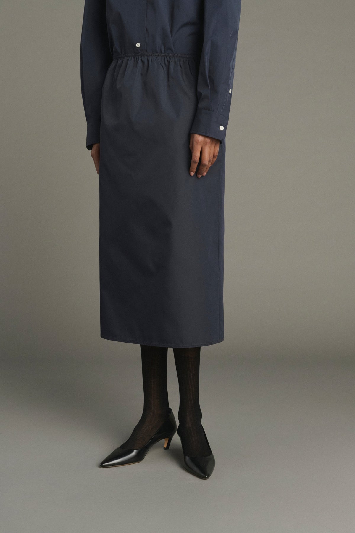 SOEUR-142 LILI-NAVY_02.jpg