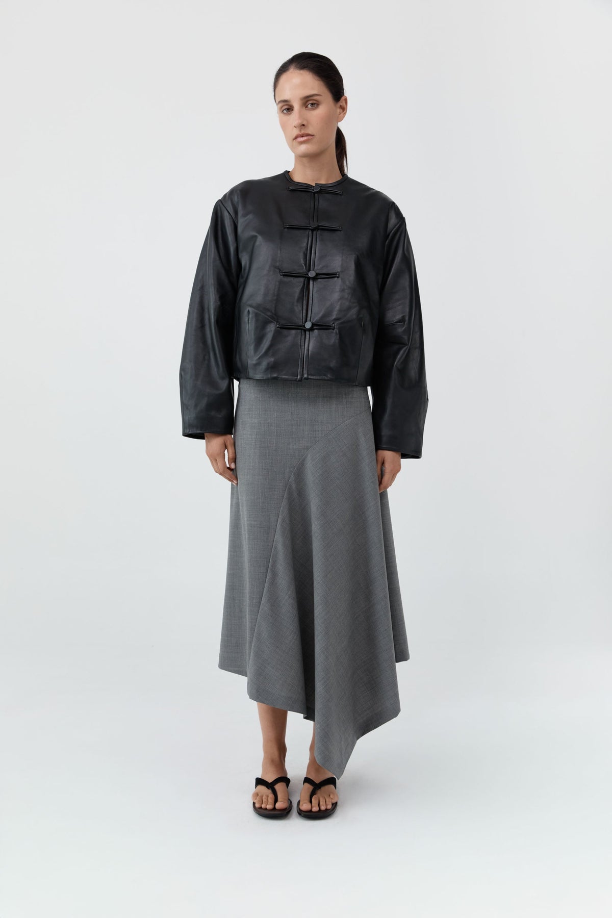 ST. AGNI-702 BUTTON DETAIL COCOON L JKT-BLACK_01.jpg