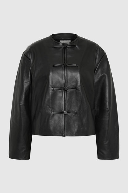 ST. AGNI-702 BUTTON DETAIL COCOON L JKT-BLACK_07.jpg
