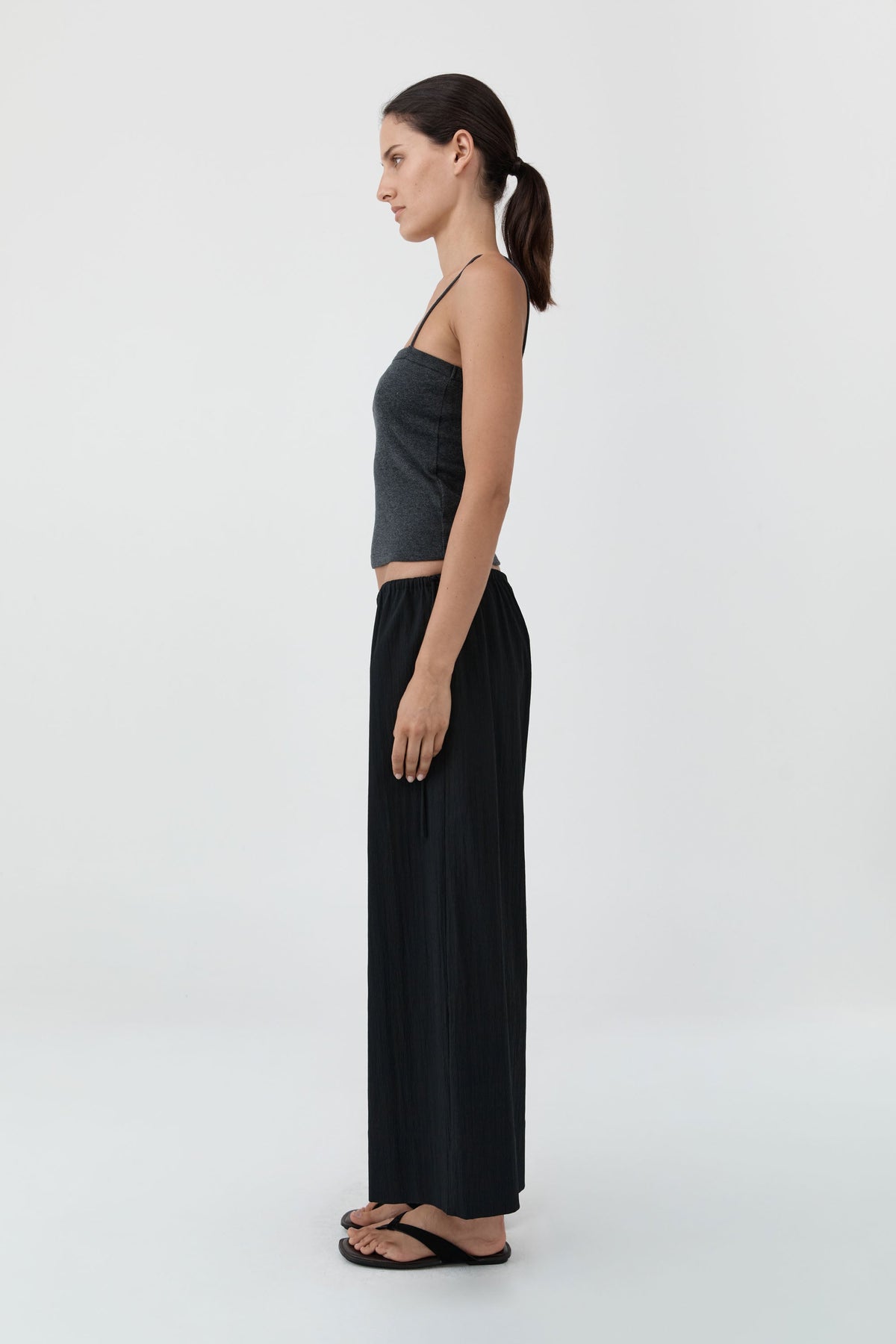 ST. AGNI-702 CROP DRAWSTRING PANTS-BLACK_03.jpg