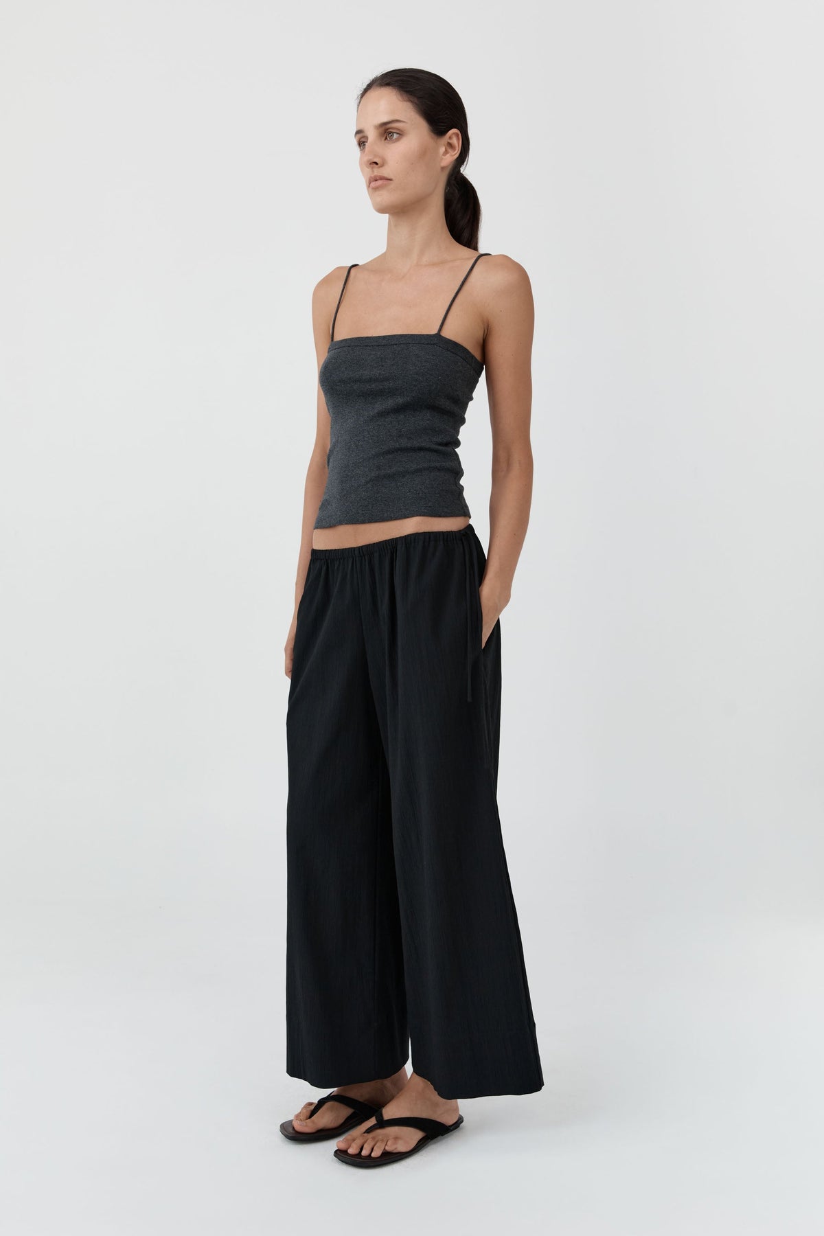 ST. AGNI-702 CROP DRAWSTRING PANTS-BLACK_06.jpg