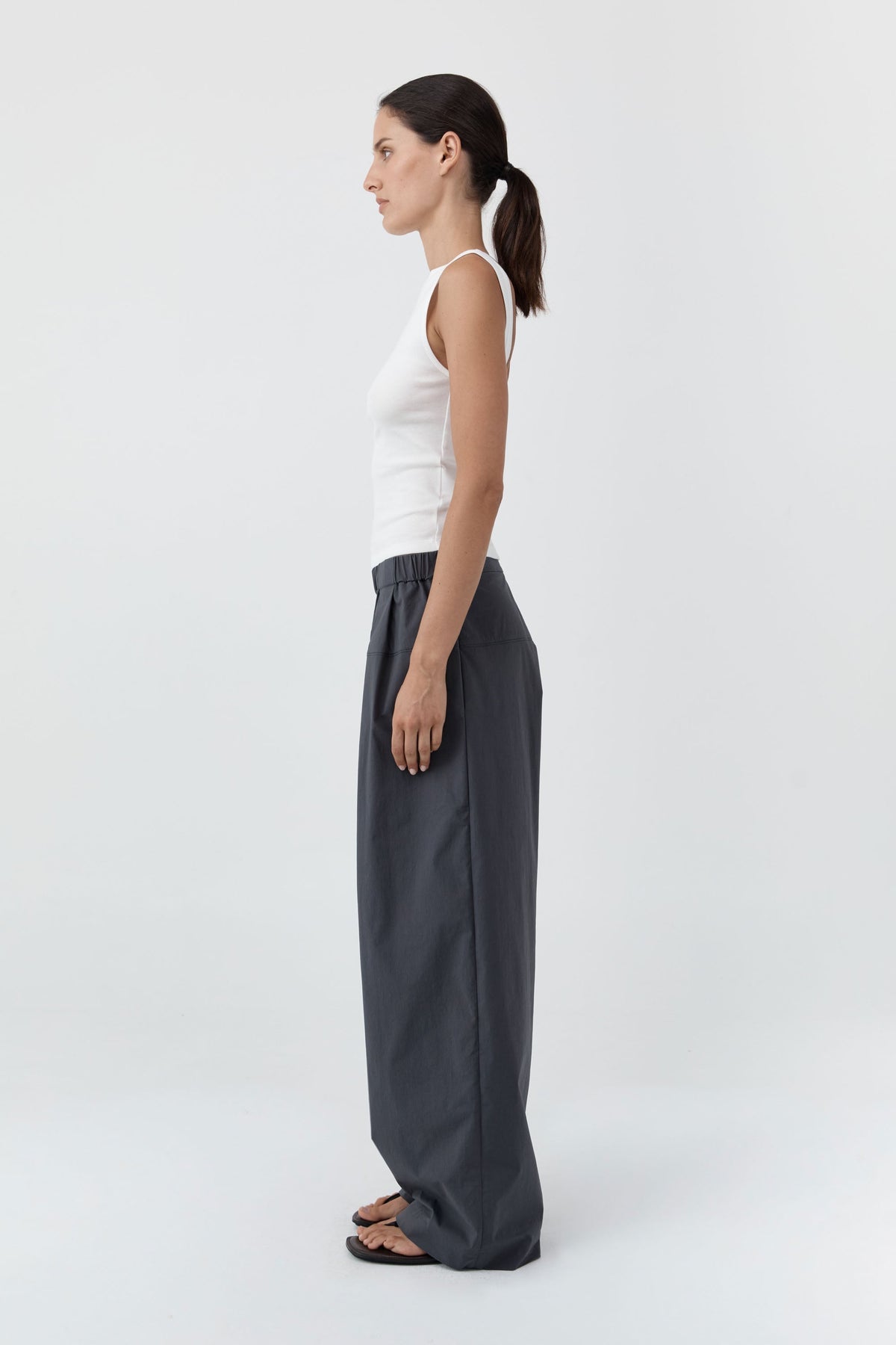 ST. AGNI-702 RELAXED PLEAT PANTS-IRON GLAZE_05.jpg