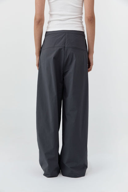 ST. AGNI-702 RELAXED PLEAT PANTS-IRON GLAZE_06.jpg