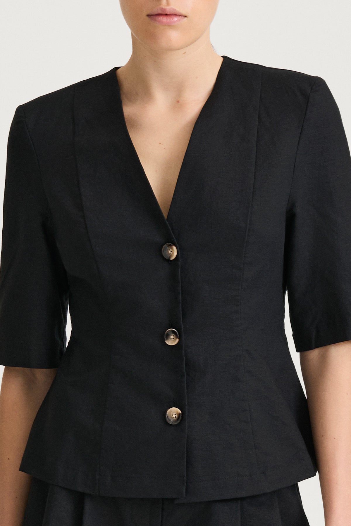 STYLEIN-719 SABRA BLOUSE-BLACK_05.jpg