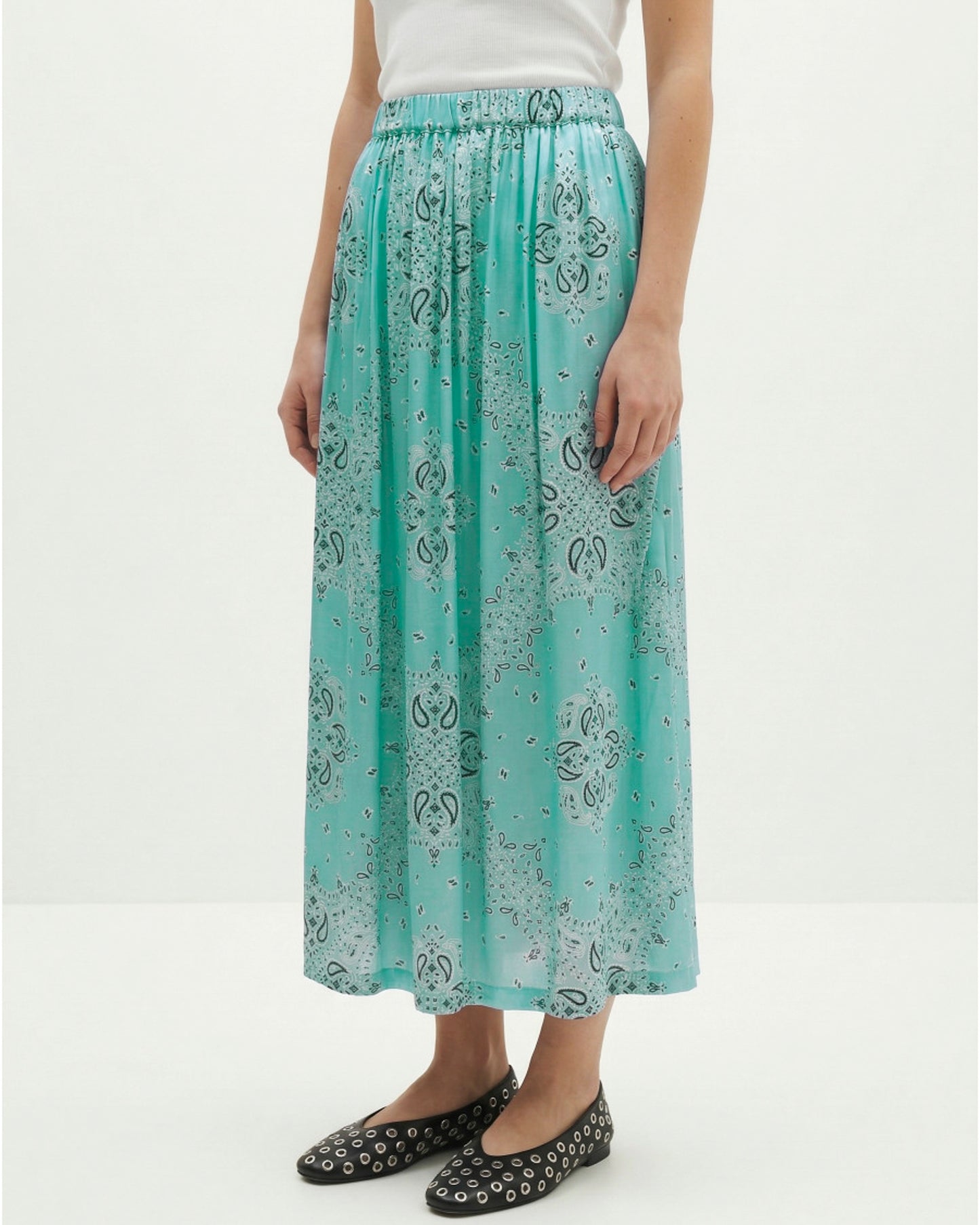 joycebandana-flowy-viscose-midi-skirt-with-bandana-print-1 copy.JPG