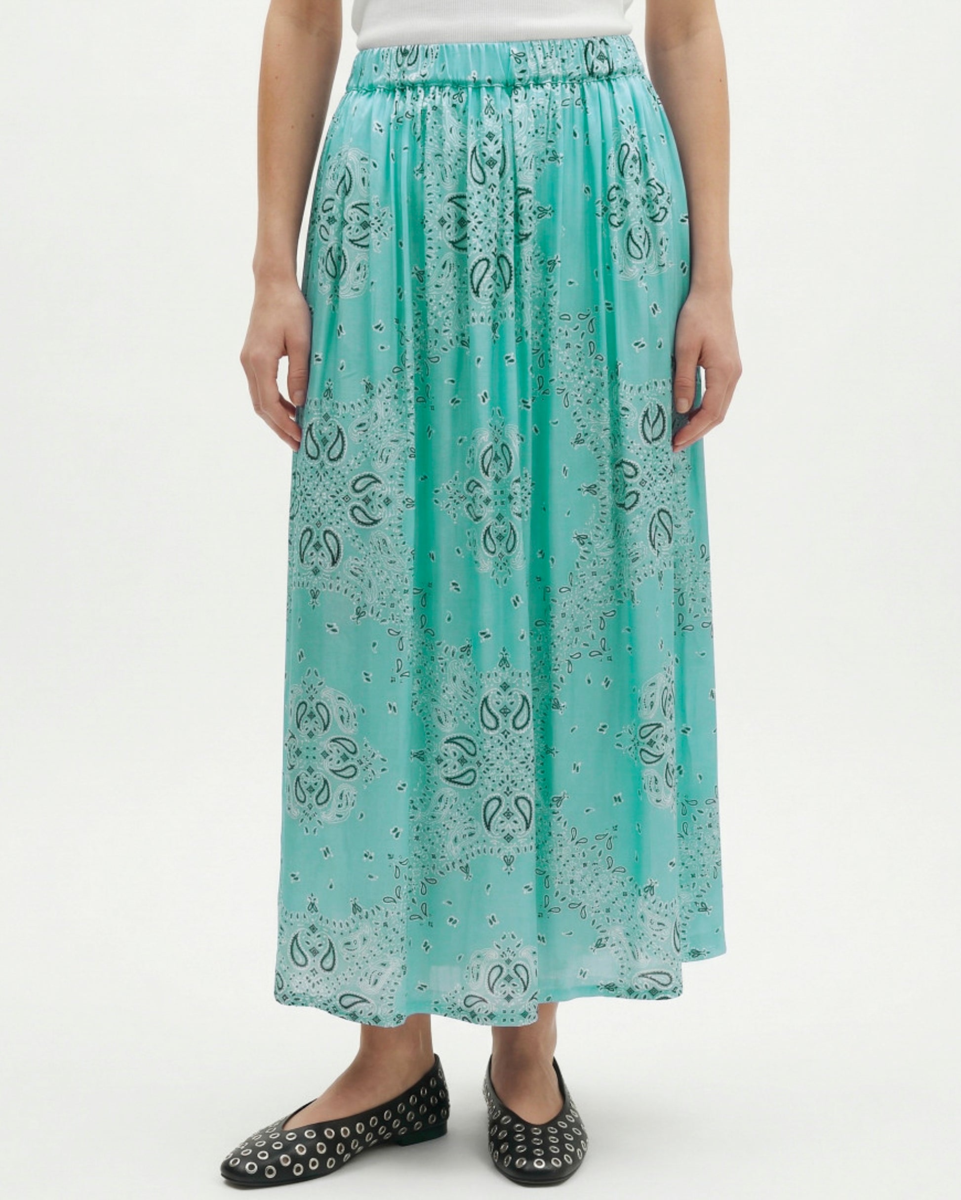 joycebandana-flowy-viscose-midi-skirt-with-bandana-print-3 copy.JPG