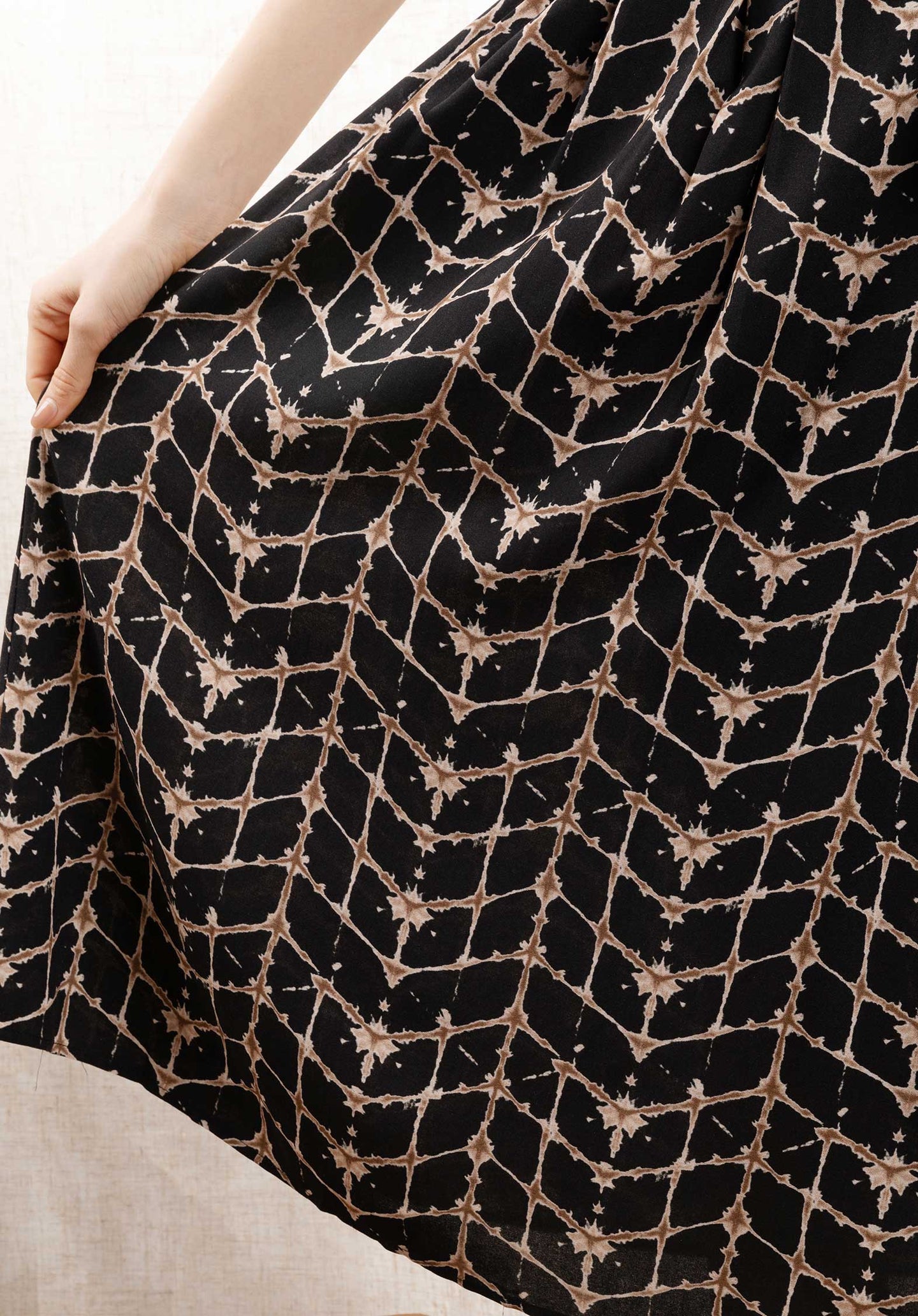 Skirt Basil Black-Square