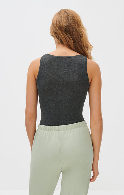 American Vintage dresses, pants and shirts for women